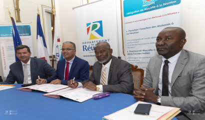 Signature de la convention entre les collectivités départementales de Mayotte et de La Réunion