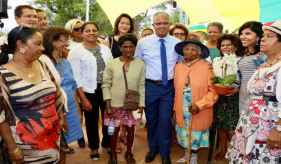 Les élus ont rencontré les personnes âgées et les centenaires