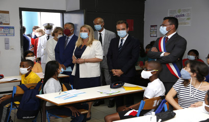 Le ministre assiste à la rentrée d'une classe de 6ème au collège Jean Le Toullec