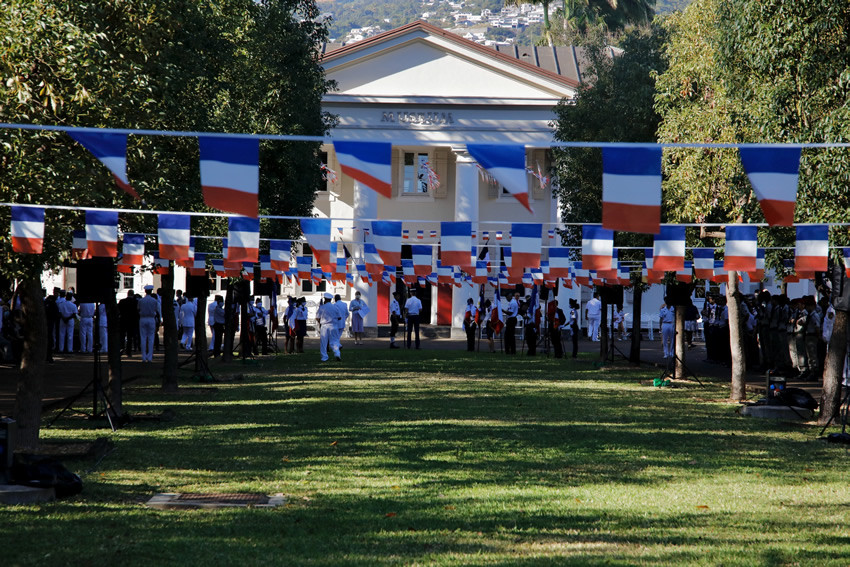 Le jardin de l'Etat aux couleurs du drapeau de la France
