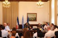 Jacques Lombardie Directeur du CCAS de St Pierre décline les applications du futur Pacte de Solidarité Territorial sur la commune de Saint Pierre