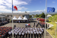 Les drapeaux étaient en berne à la caserne des pompiers de Saint-André lors de l'hommage républicain au pompier Jessy EVE