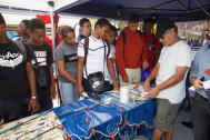 Retour des élèves au collège pour une sensibilisation aux produits de la pêche.